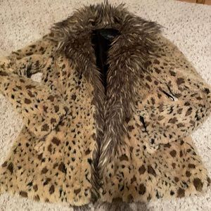 Day trip faux for coat
